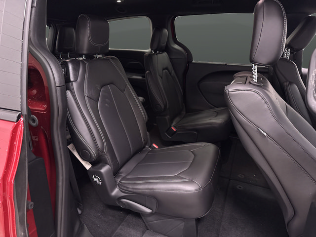 New 2026 Chrysler Pacifica Select AWD/4WD image 31