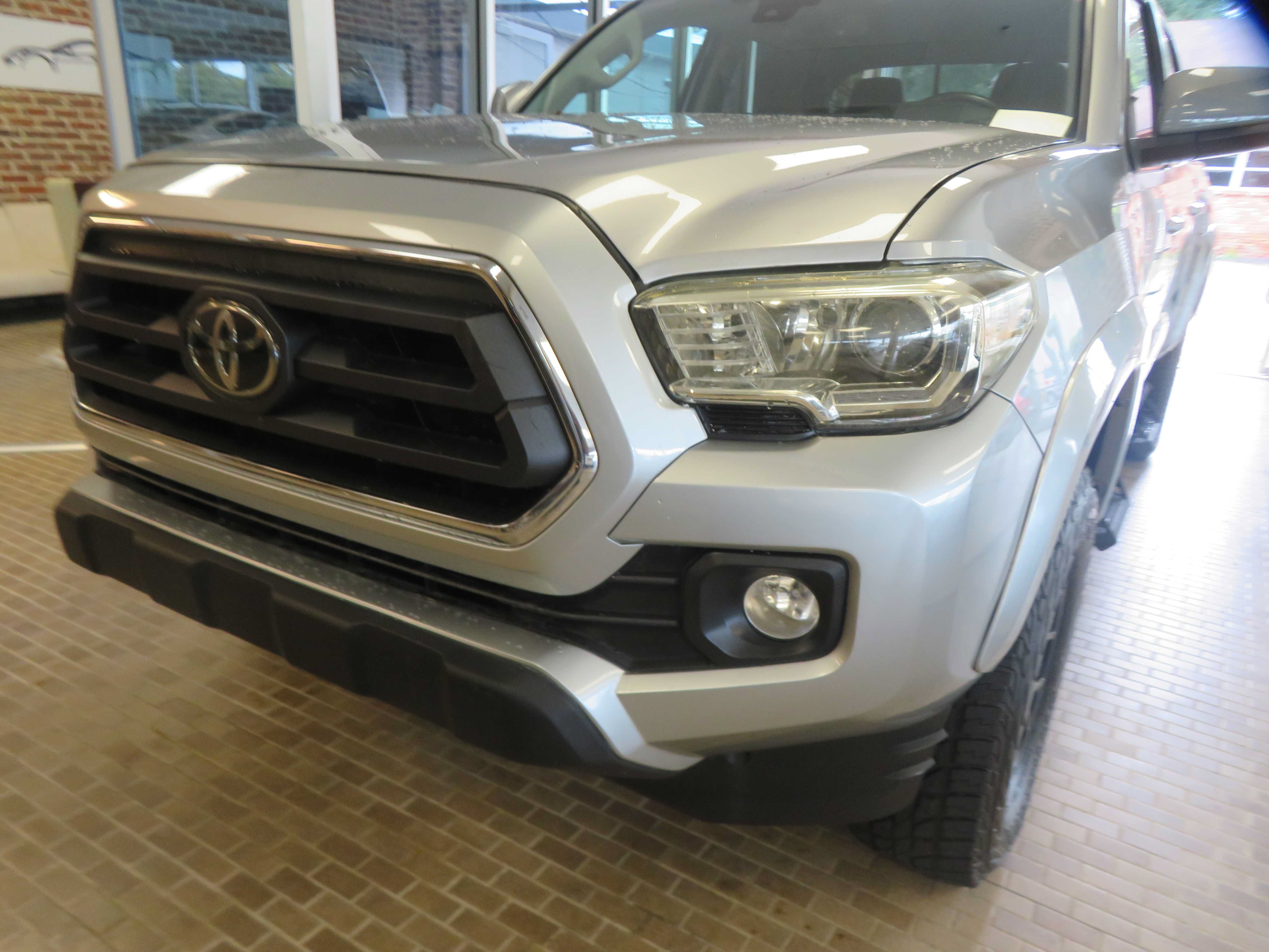 Used 2022 Toyota Tacoma SR5 RWD image 60