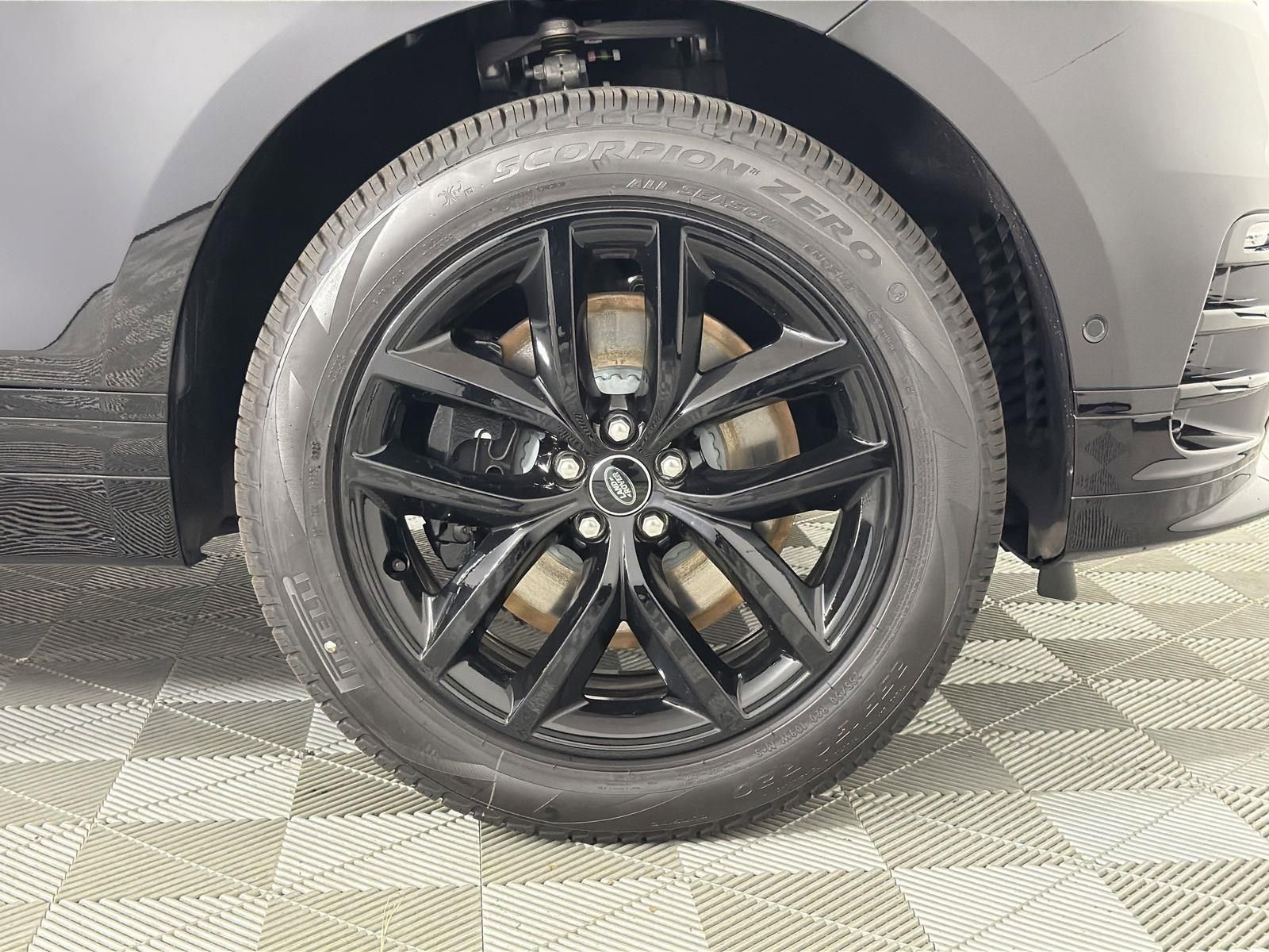 New 2026 Land Rover Range Rover Velar Dynamic SE image 36