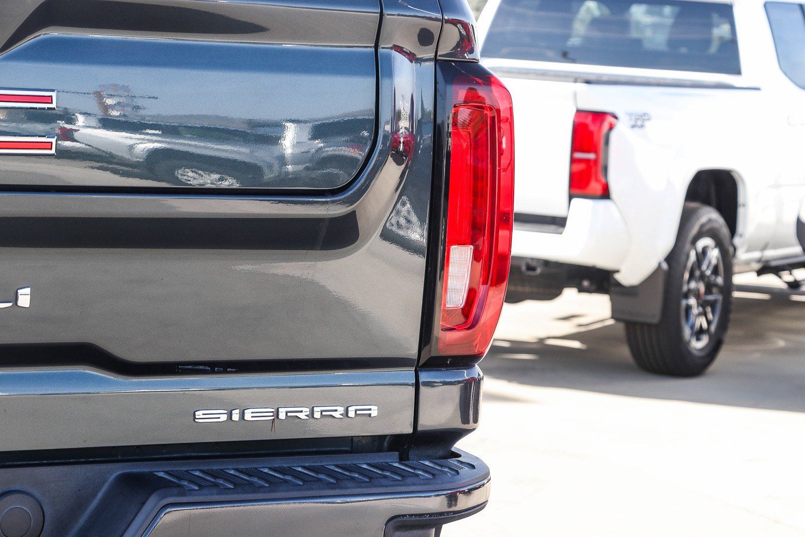 Used 2021 GMC Sierra 2500 Denali w/ Denali Ultimate Package image 8