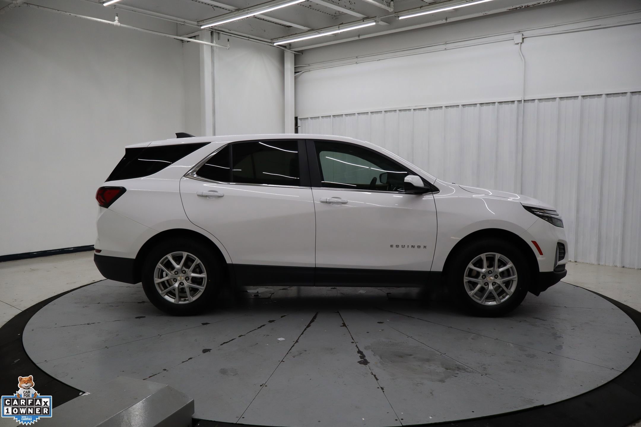 Used 2024 Chevrolet Equinox LT FWD image 2