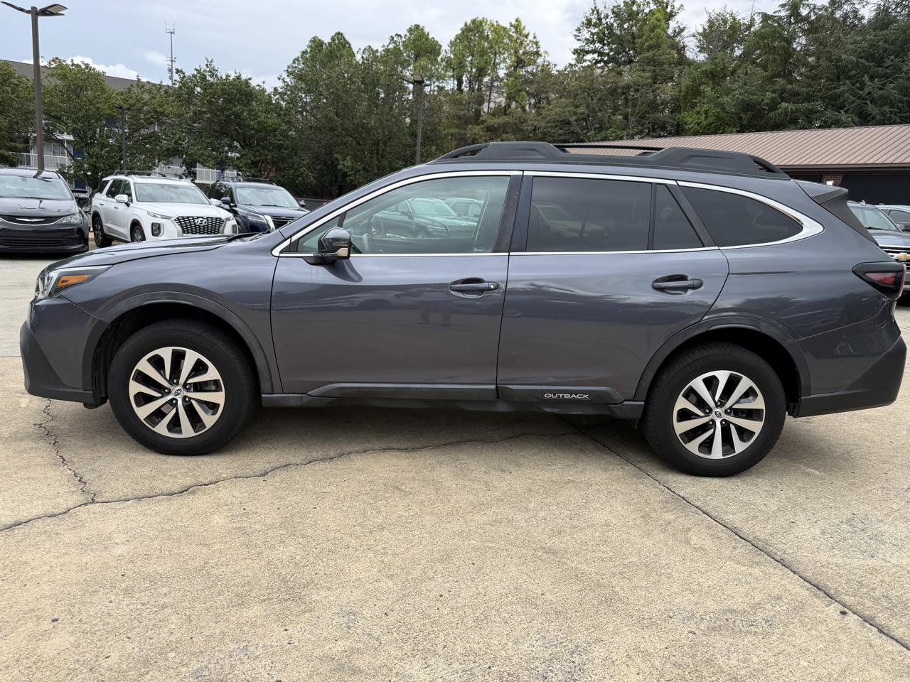 Used 2021 Subaru Outback Premium AWD/4WD image 2