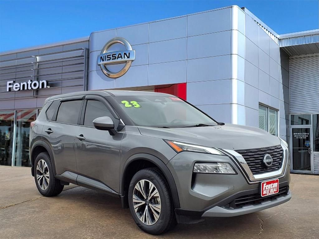 Used 2023 Nissan Rogue SV image 1