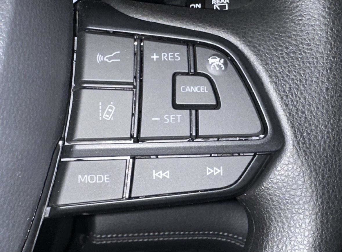 Used 2025 Toyota Sienna LE image 26