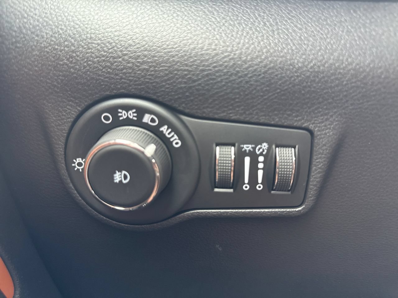 Used 2024 Jeep Compass Limited AWD/4WD image 29