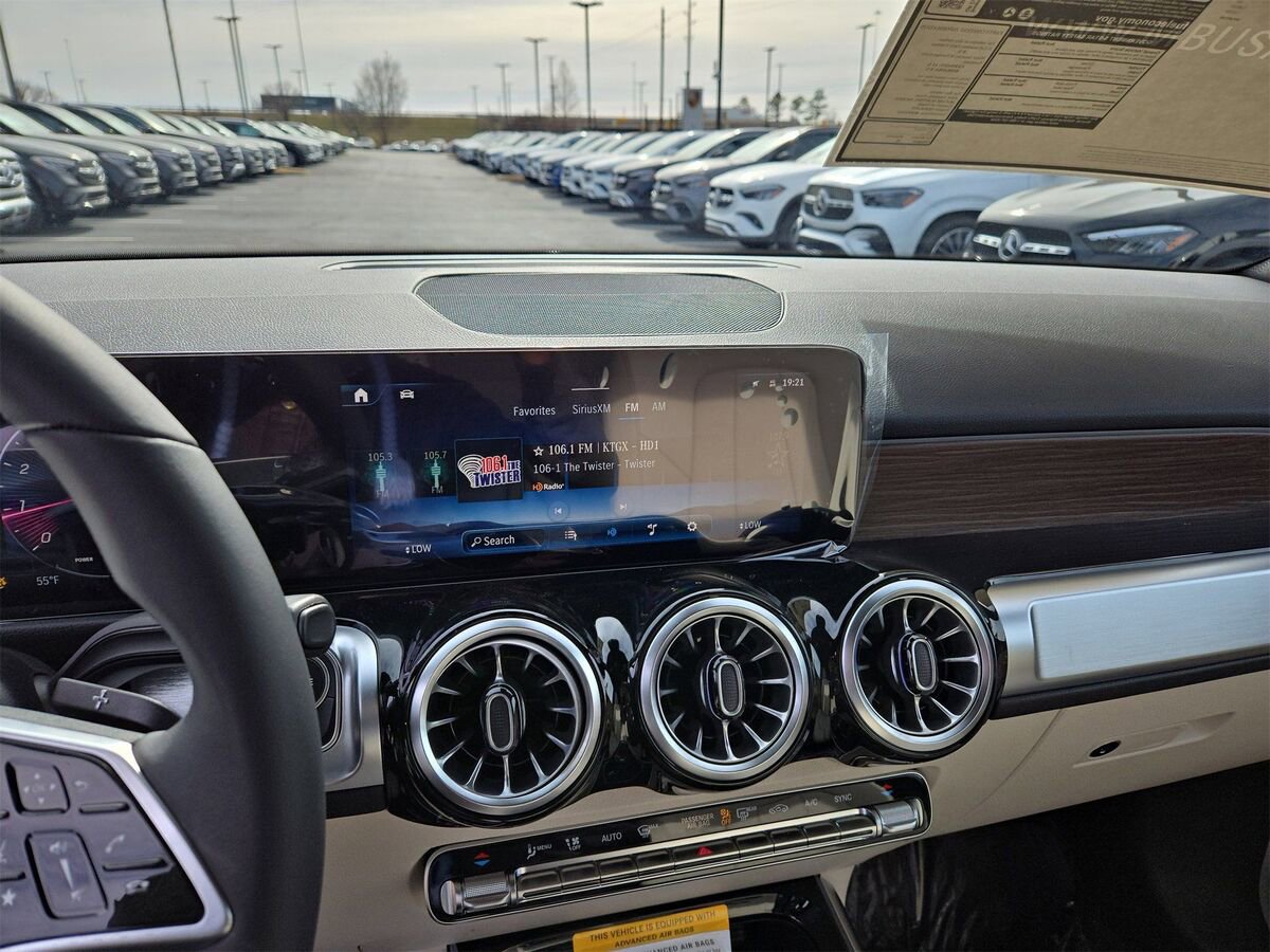 New 2026 Mercedes-Benz GLB 250 image 24