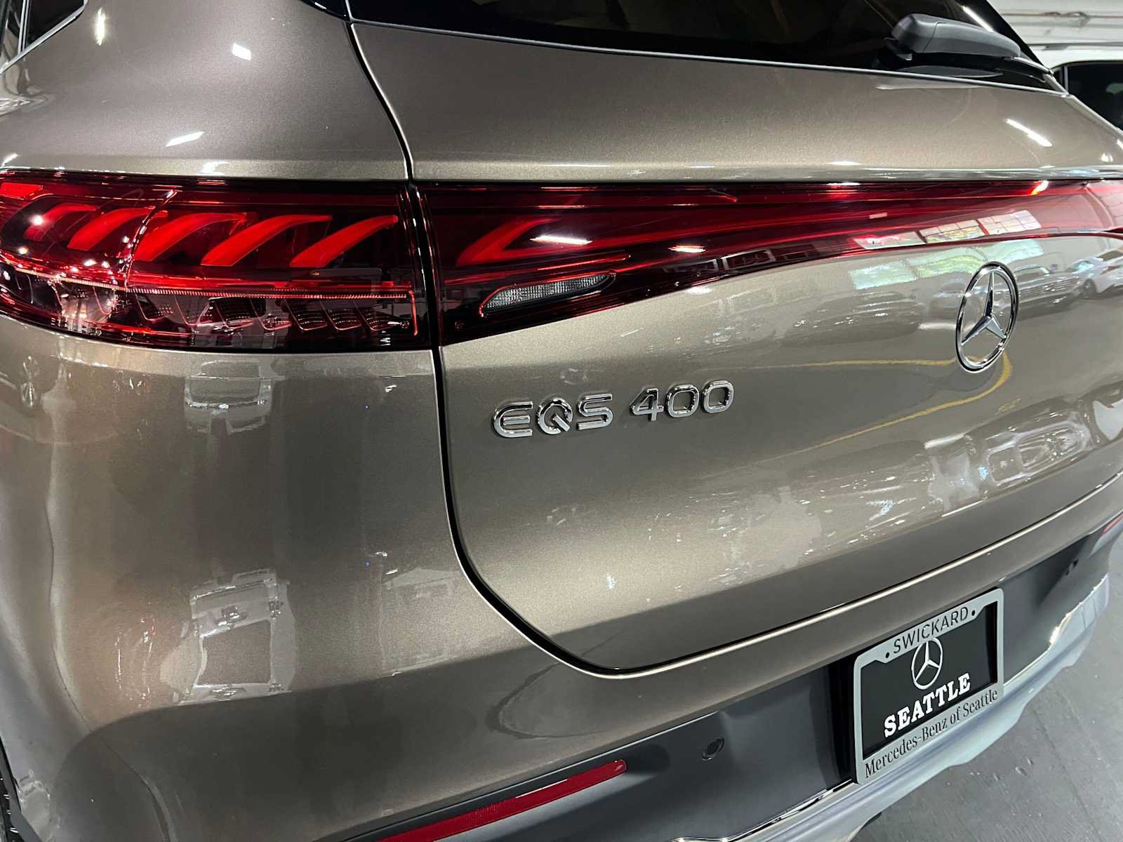 New 2026 Mercedes-Benz EQS 400 4MATIC SUV image 14