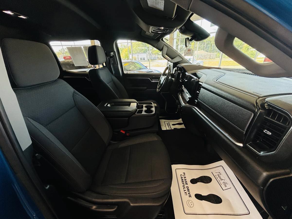 Used 2022 Chevrolet Silverado 1500 RST AWD/4WD image 40