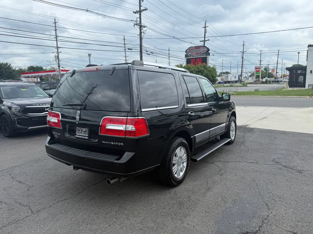 Used 2014 Lincoln Navigator 4WD image 7