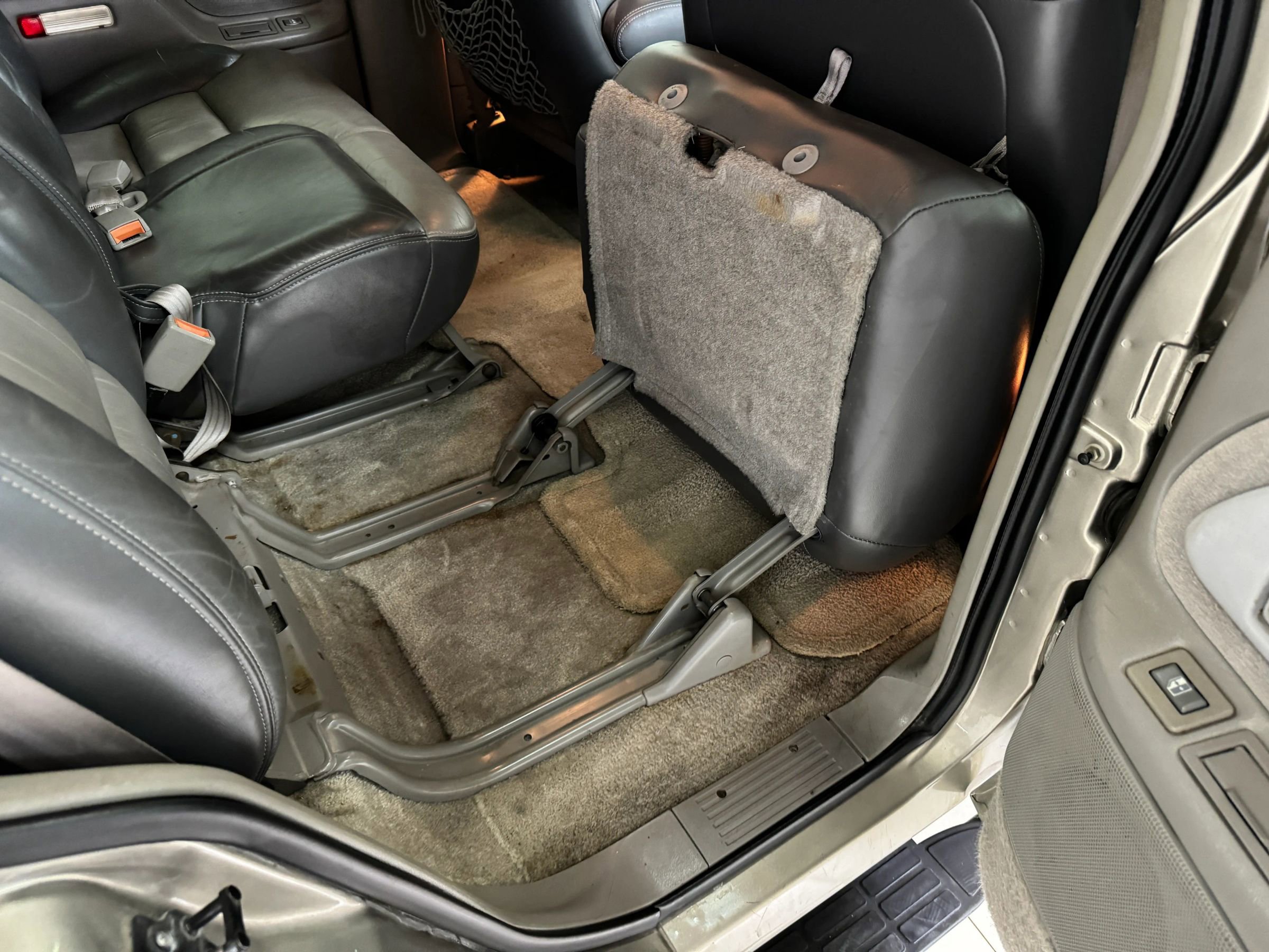 Used 2000 Chevrolet Tahoe Z71 w/ Comfort & Security Pkg AWD/4WD image 39