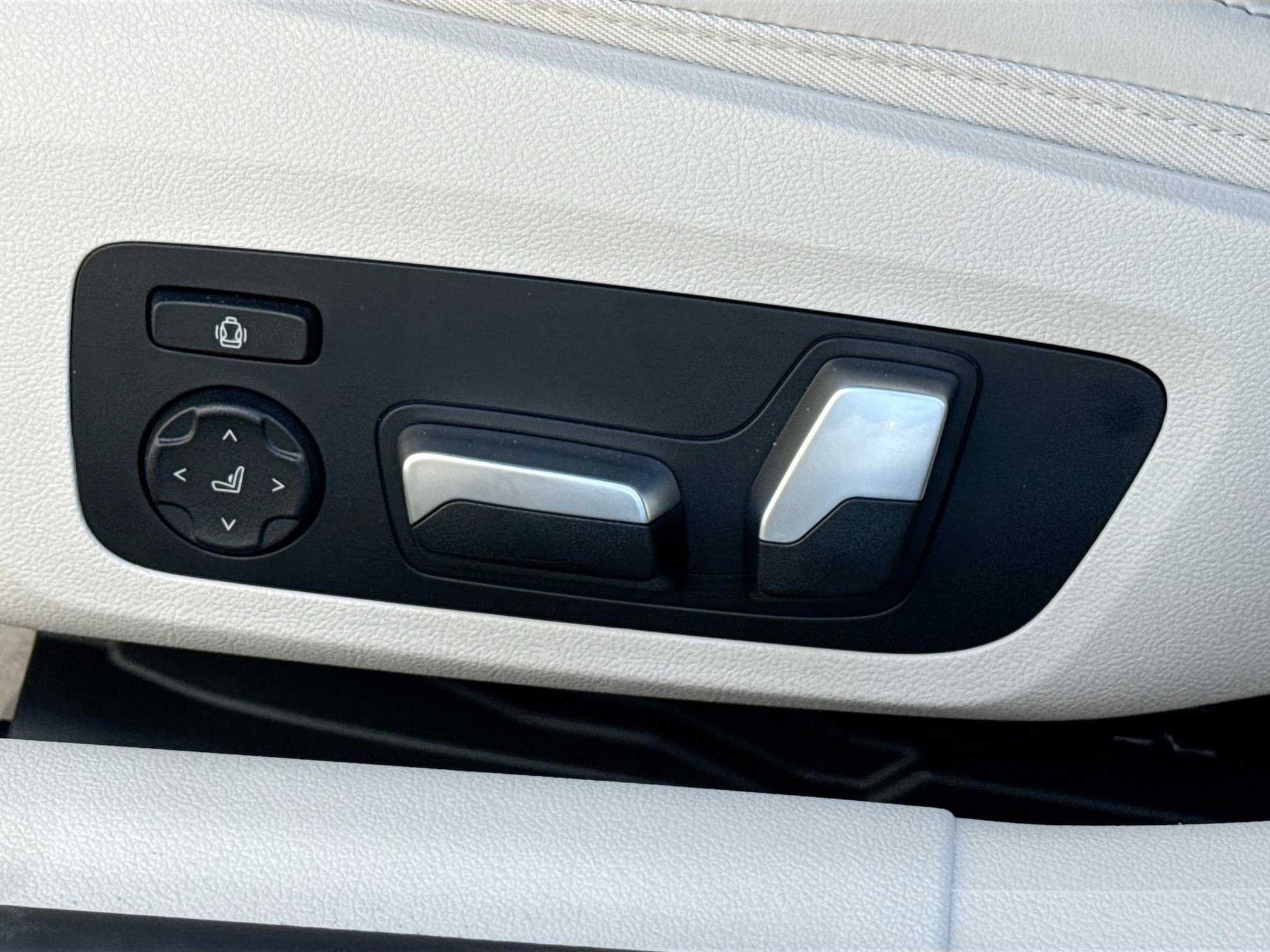 New 2026 BMW 840i image 25