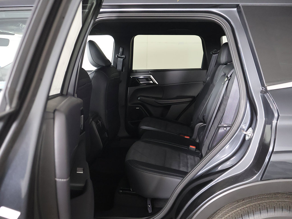 New 2026 Mitsubishi Outlander LE AWD/4WD image 30