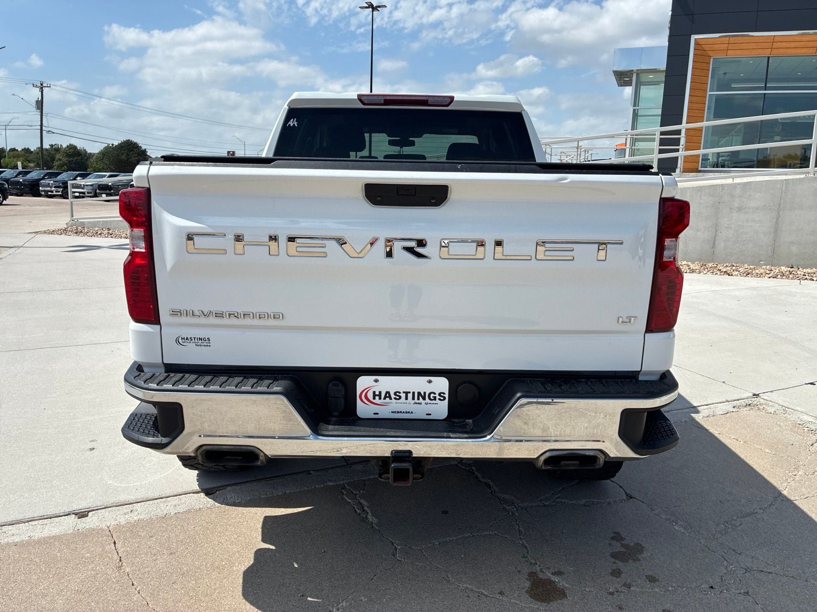 Used 2022 Chevrolet Silverado 1500 LT w/ Z71 Off-Road Package AWD/4WD image 4