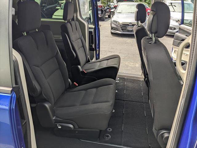 Used 2020 Dodge Grand Caravan SE w/ UConnect Hands-Free Group FWD image 14