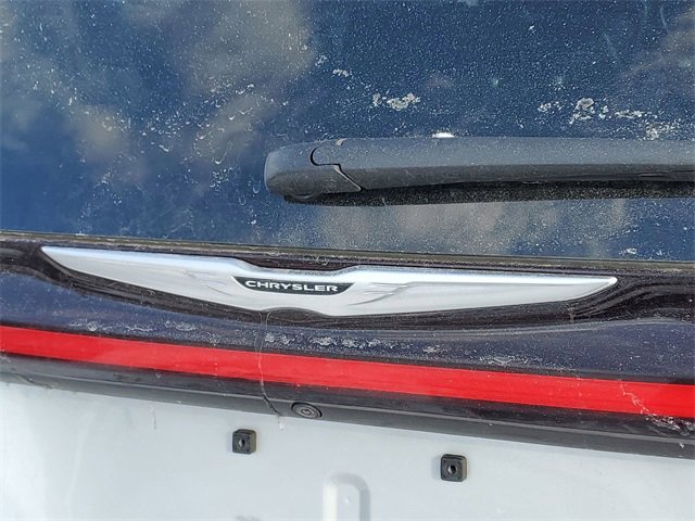 Used 2024 Chrysler Pacifica Touring-L image 30