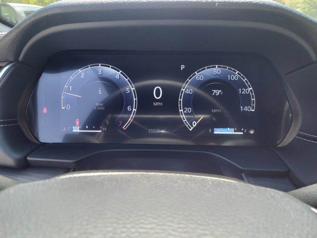 Used 2024 Jeep Grand Cherokee Limited image 10