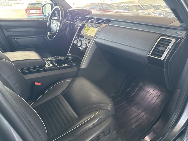Used 2018 Land Rover Discovery HSE Luxury image 29