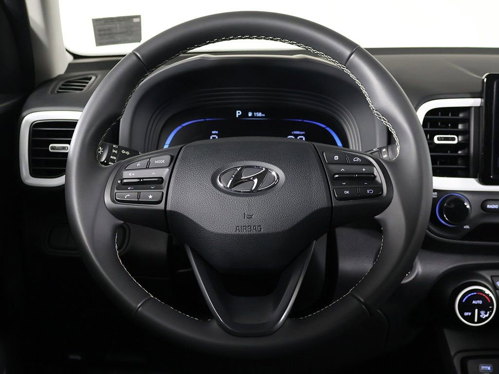 Certified 2025 Hyundai Venue Limited FWD image 31