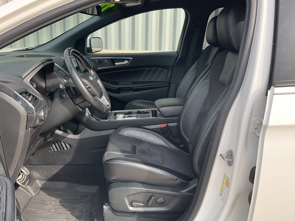 Used 2022 Ford Edge ST AWD/4WD image 9
