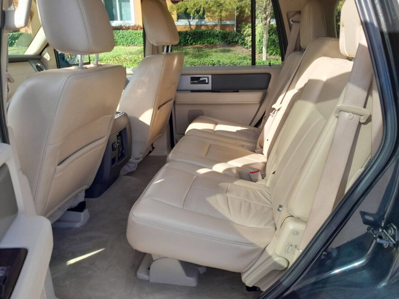 Used 2013 Ford Expedition XLT RWD image 9
