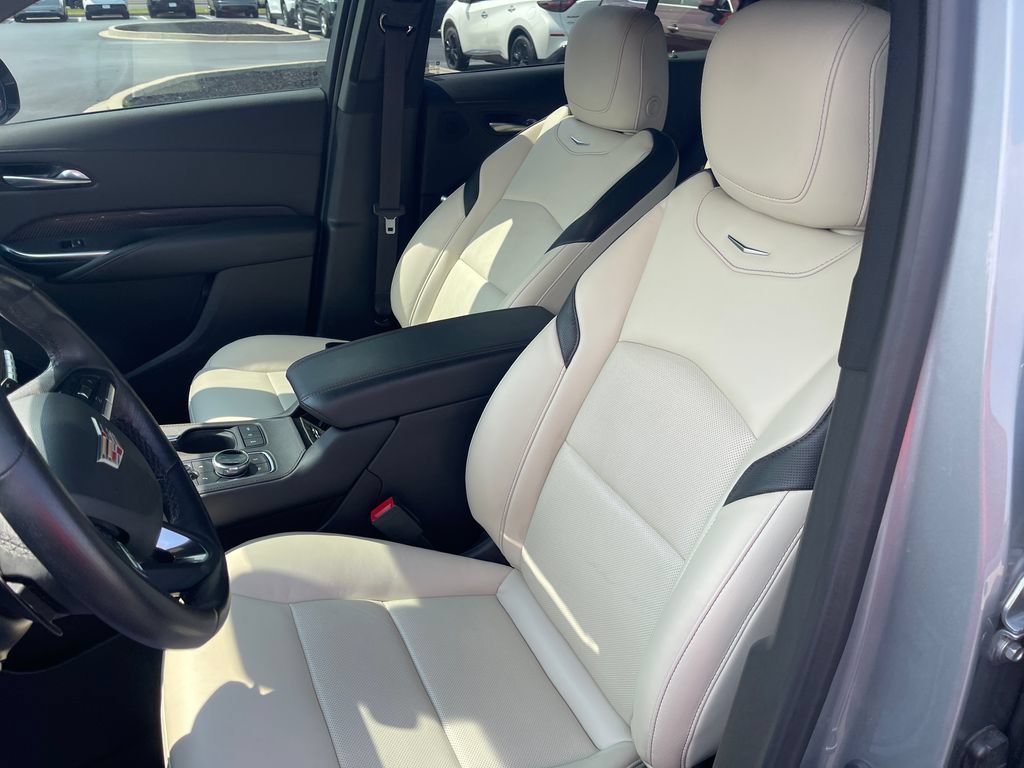 Used 2023 Cadillac XT4 Sport FWD image 13