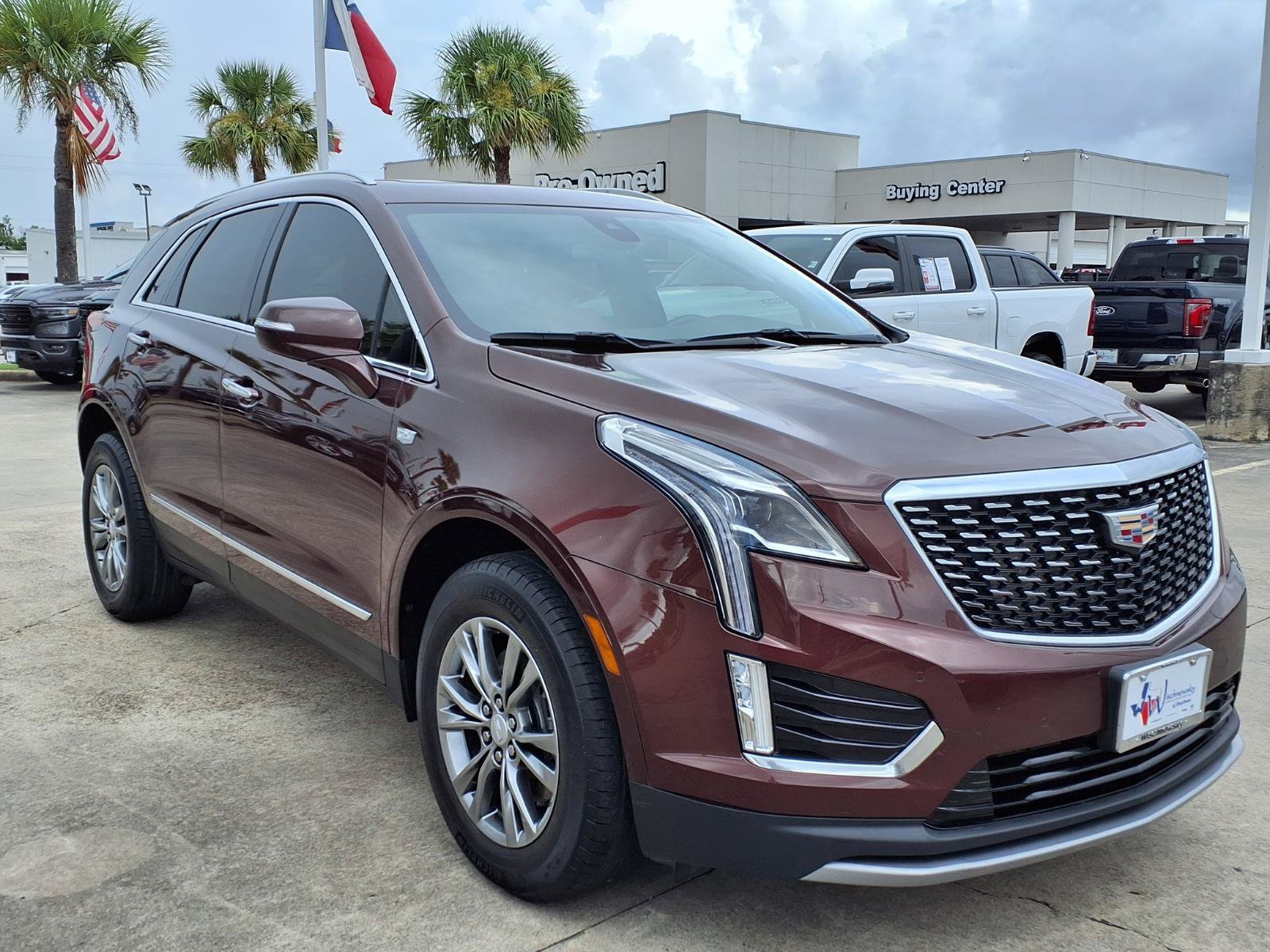 Used 2023 Cadillac XT5 Premium Luxury FWD image 3