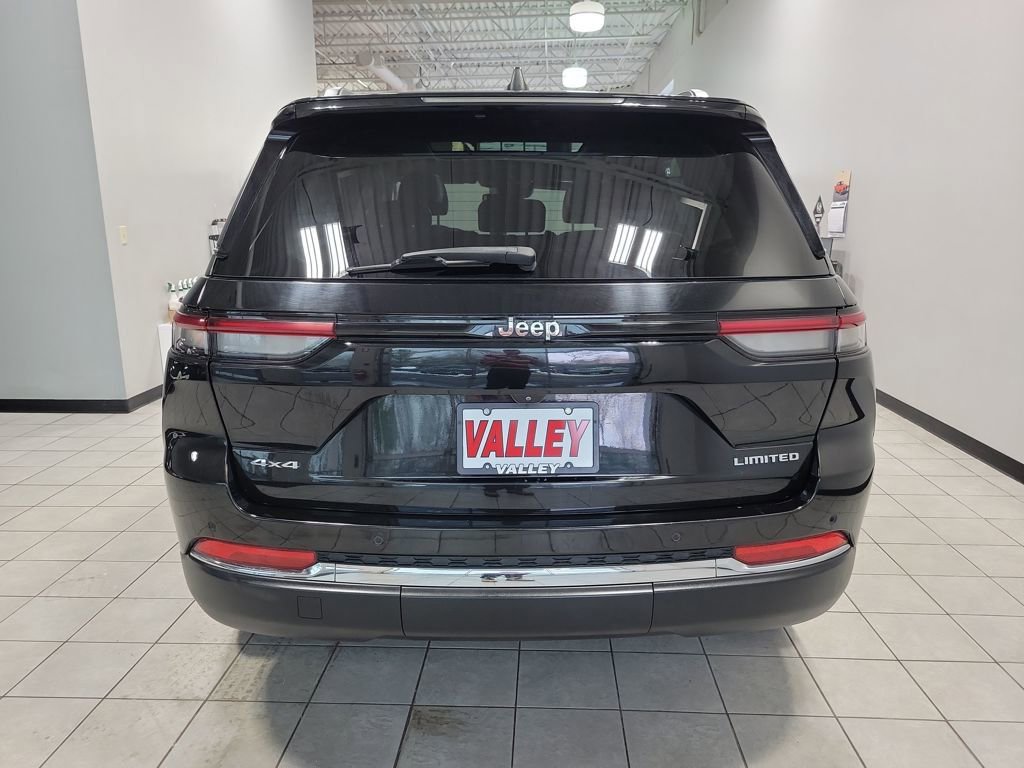 Used 2022 Jeep Grand Cherokee Limited image 11