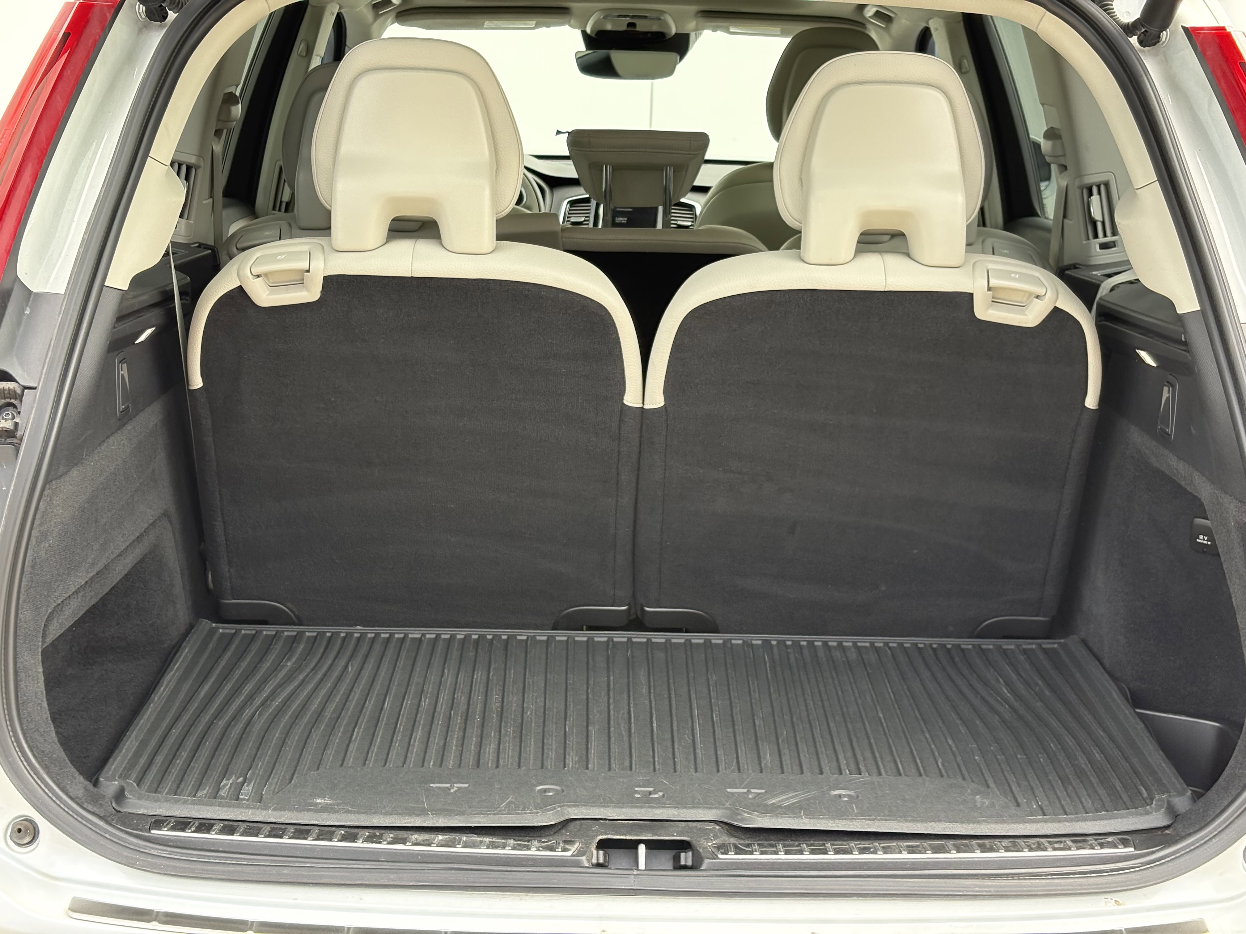 Used 2022 Volvo XC90 T8 Inscription Expression w/ Advanced Package AWD/4WD image 9