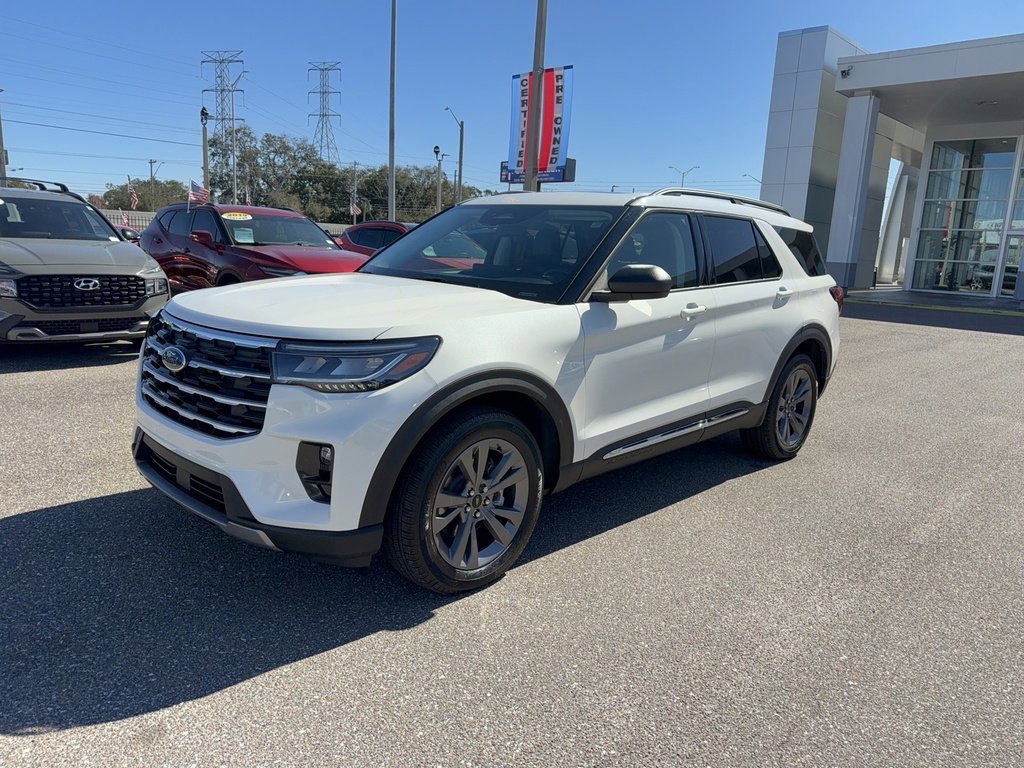 Certified 2025 Ford Explorer Active w/ Active Comfort Package image 2