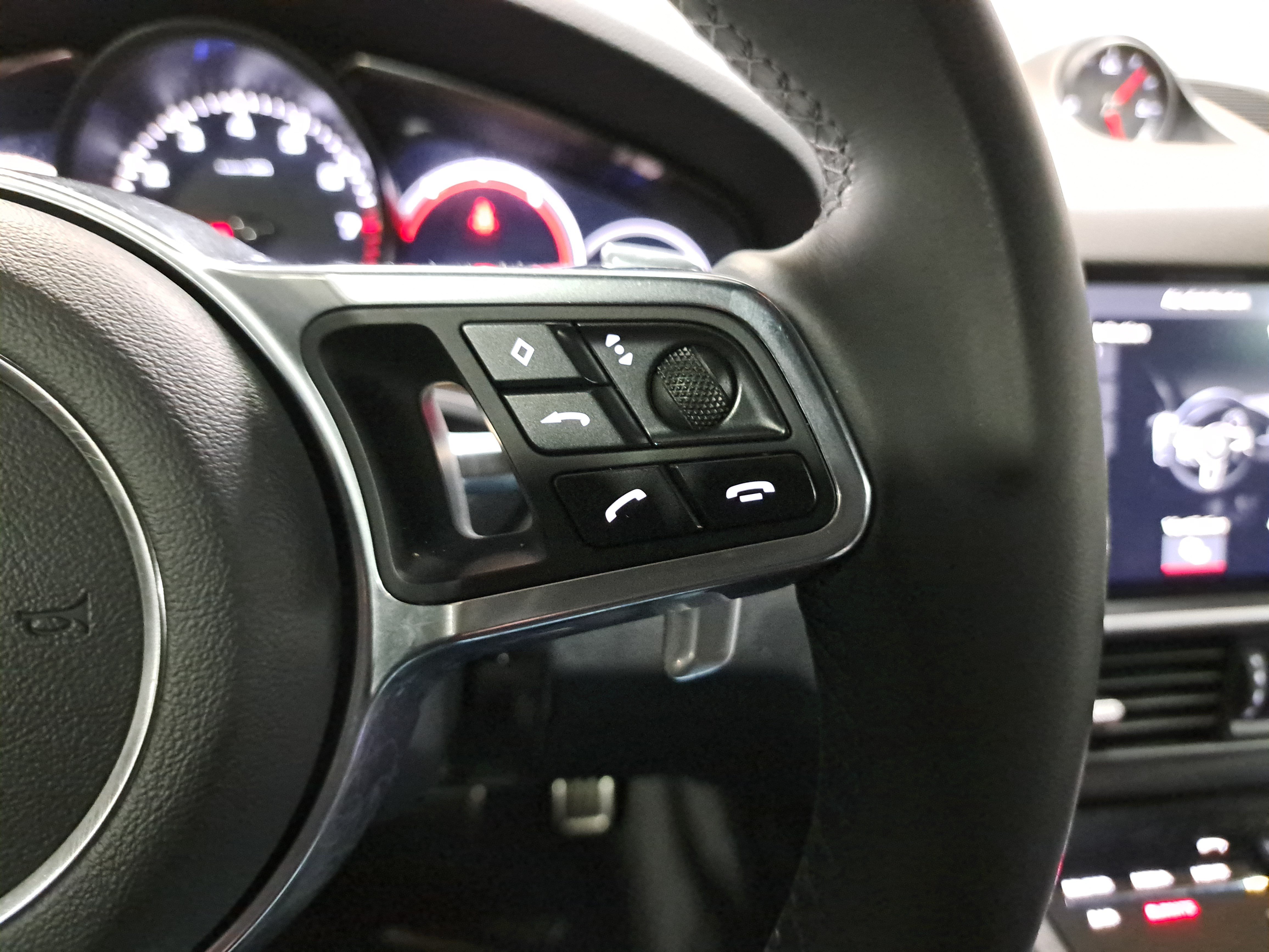 Used 2019 Porsche Cayenne S AWD/4WD image 18