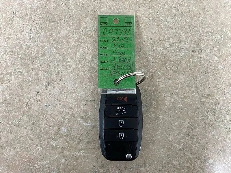Used 2015 Kia Soul ! FWD image 24