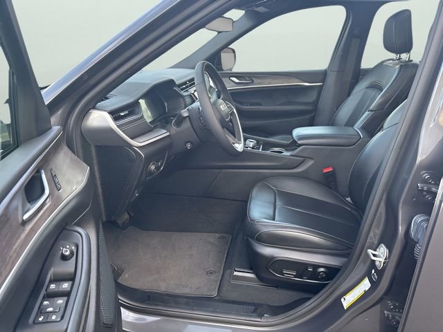 Used 2024 Jeep Grand Cherokee L Limited w/ Luxury Tech Group II AWD/4WD image 12