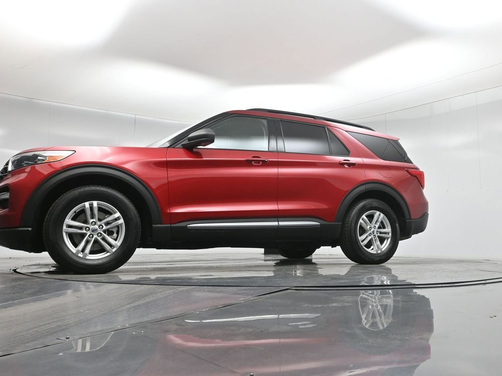 Certified 2021 Ford Explorer XLT image 7