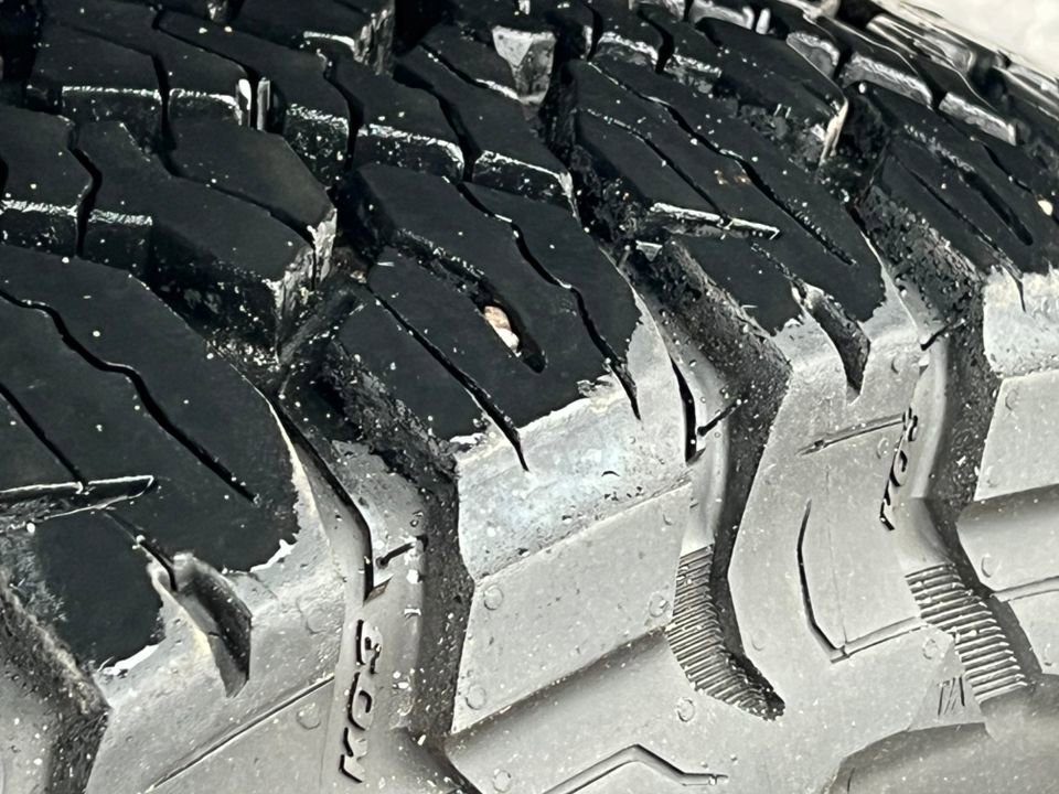 Used 2021 Toyota Tundra SR5 w/ Trail Edition image 9