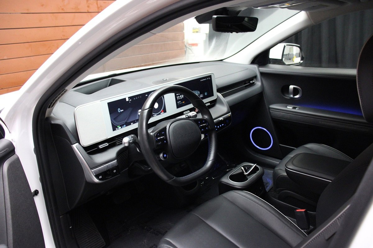 Used 2024 Hyundai Ioniq 5 Limited RWD image 2