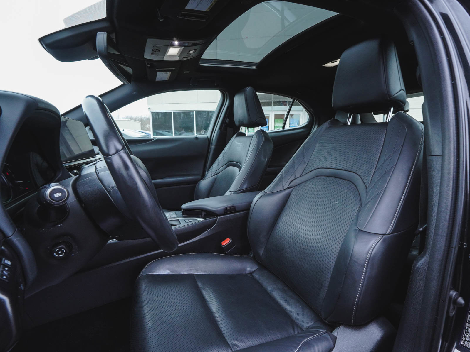 Used 2023 Lexus UX 250h AWD w/ Premium Package image 32