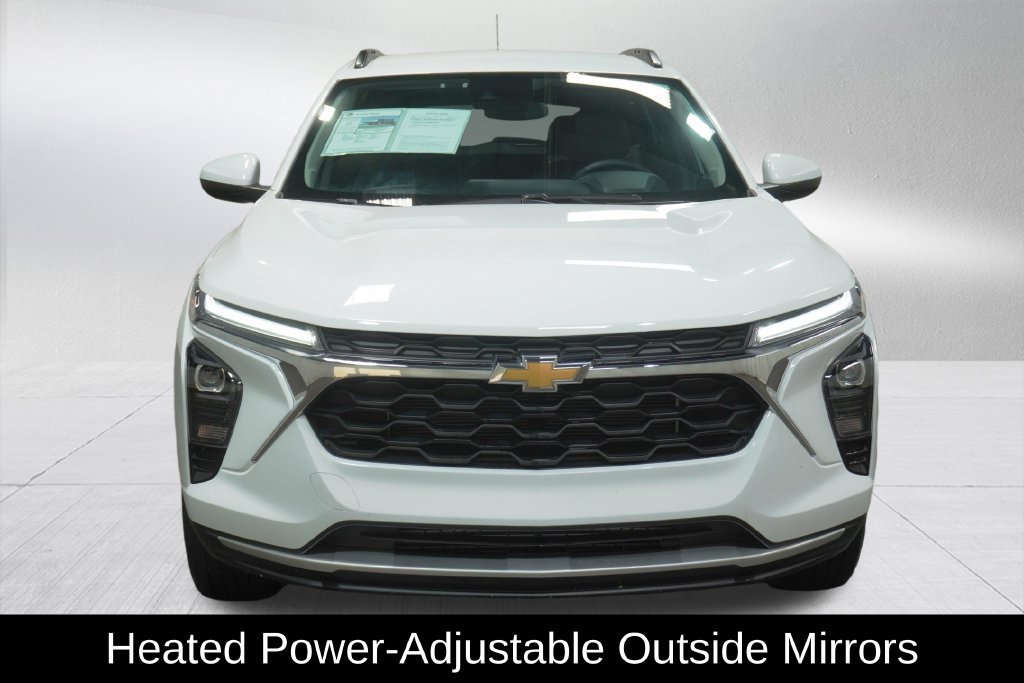 Used 2024 Chevrolet Trax LT w/ Driver Confidence Package FWD image 11
