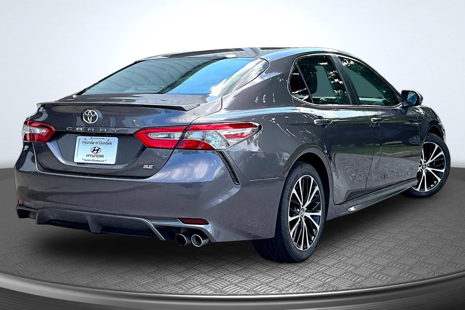 Used 2018 Toyota Camry SE FWD image 5