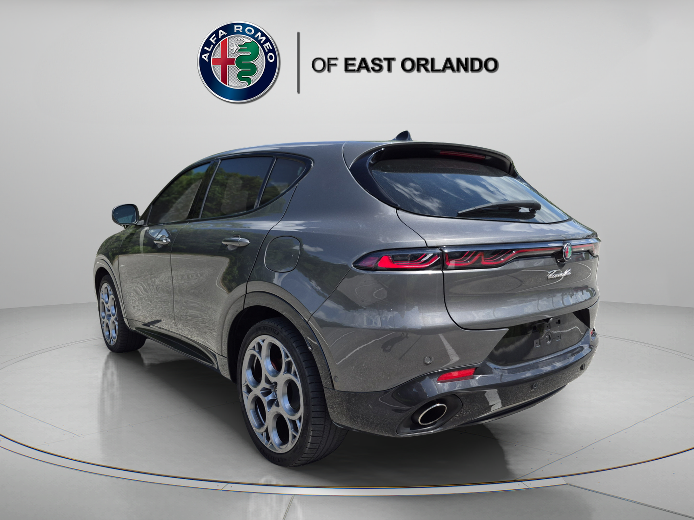 Used 2024 Alfa Romeo Tonale Veloce AWD/4WD image 5