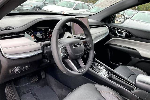 Used 2023 Jeep Compass Limited AWD/4WD image 14