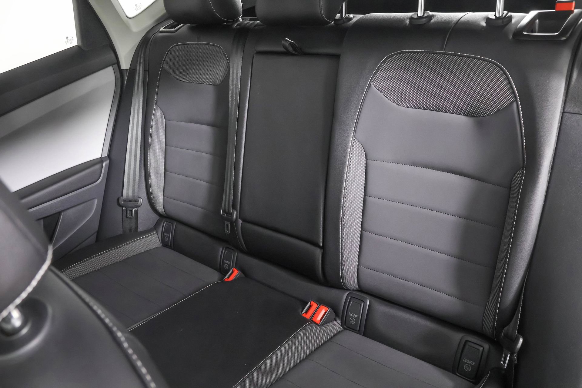 Used 2022 Volkswagen Taos SE w/ Panoramic Sunroof Package image 36