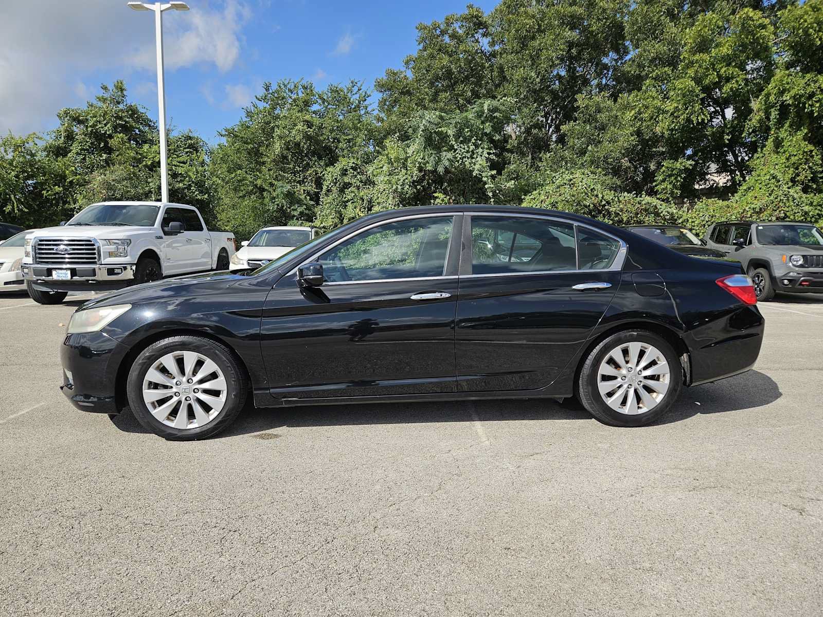 Used 2013 Honda Accord EX image 4