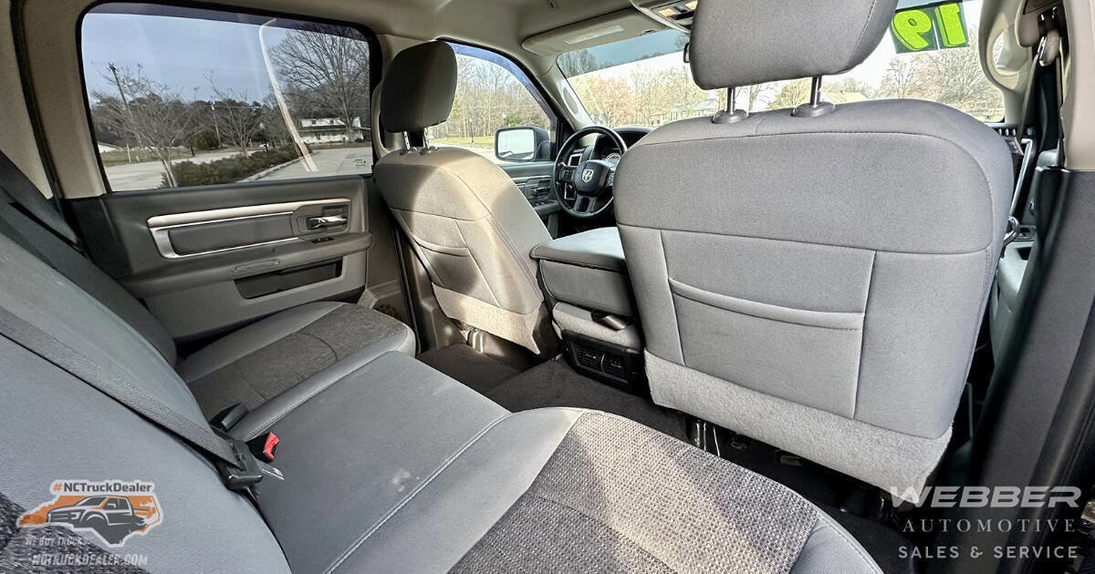 Used 2019 RAM 1500 Classic SLT w/ Luxury Group image 17