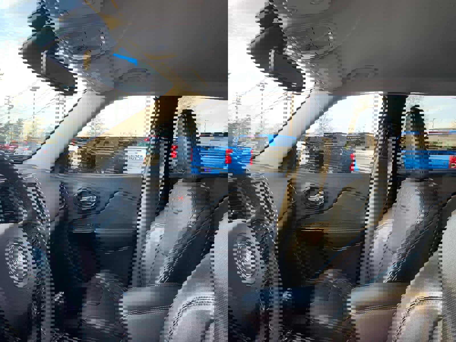 Used 2023 Jeep Cherokee Altitude Lux image 12