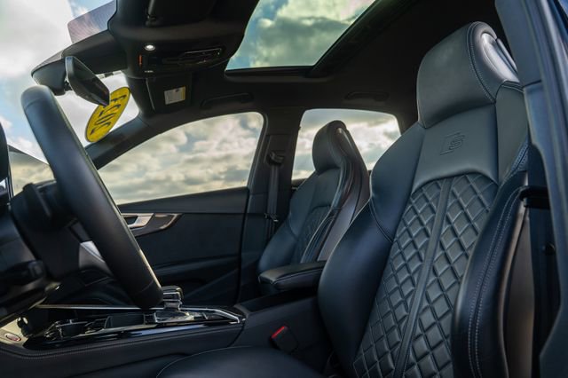 Used 2023 Audi S4 Prestige image 15