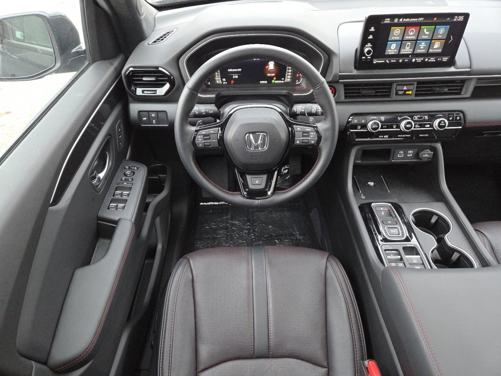 Used 2025 Honda Pilot Black Edition image 27