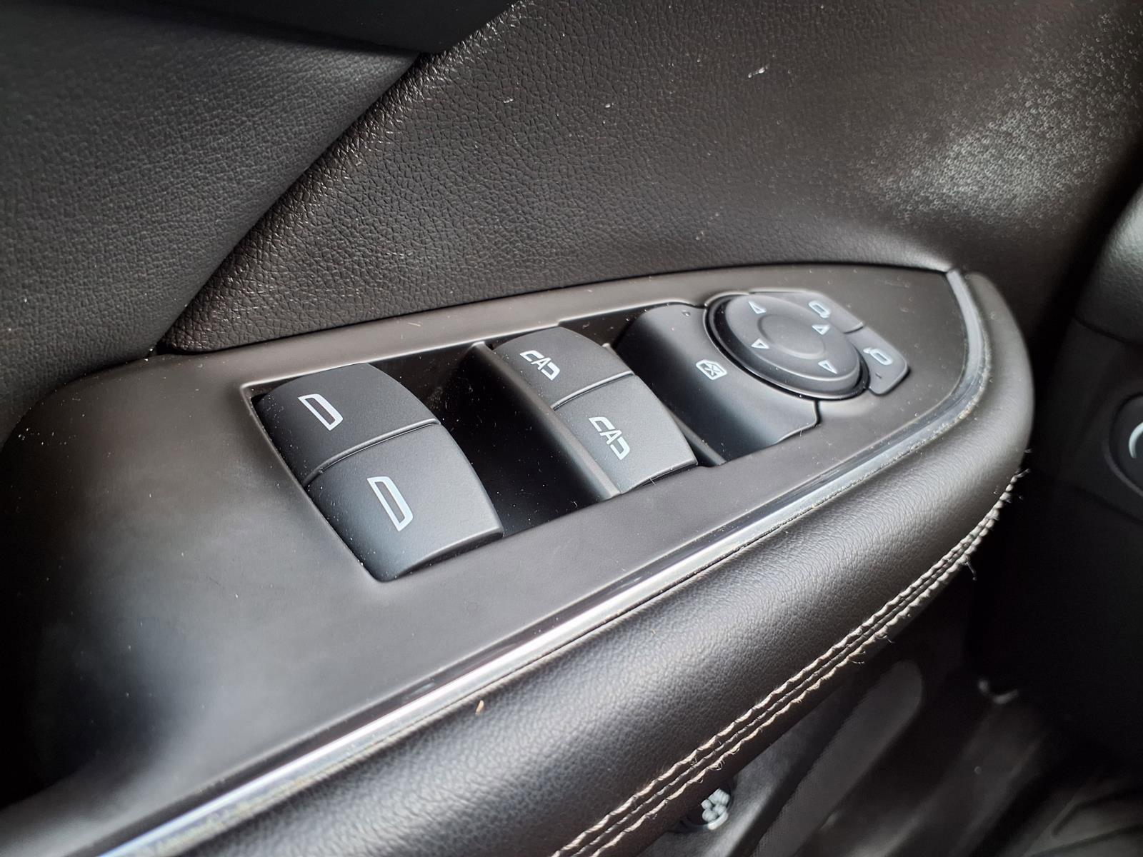 Used 2023 Buick Envision Avenir AWD/4WD image 28