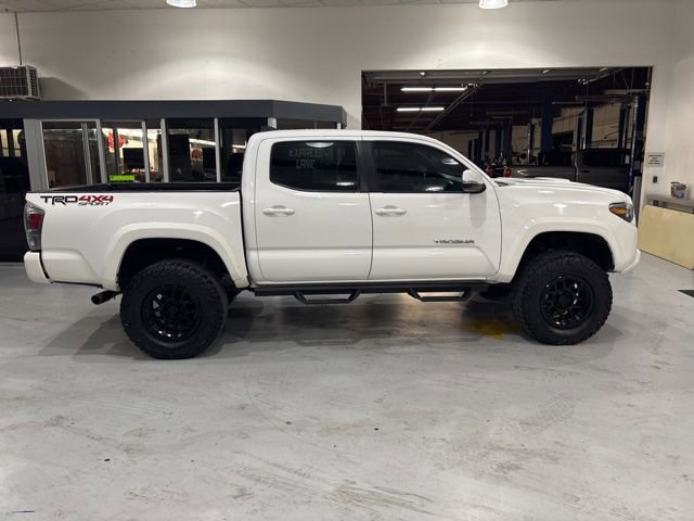Used 2020 Toyota Tacoma TRD Sport w/ TRD Premium Sport Package image 9