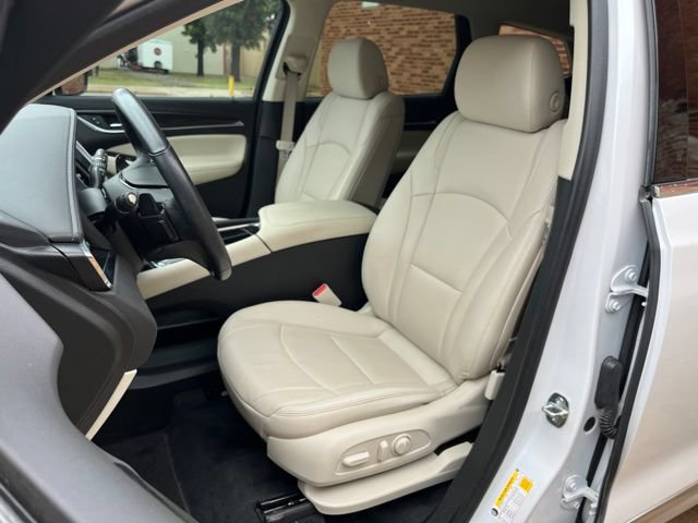 Used 2022 Buick Enclave Essence FWD image 14