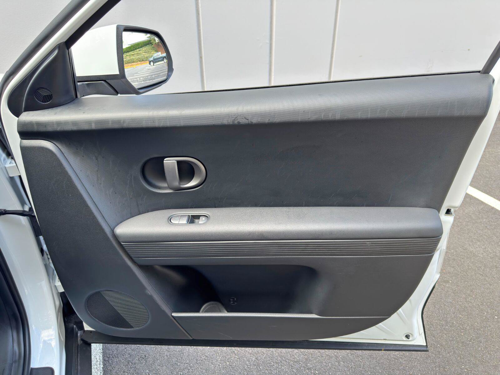 Used 2025 Hyundai Ioniq 5 SE RWD image 41